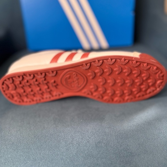 Adidas Men's White and Maroon Sneakers - Picture 6 of 8